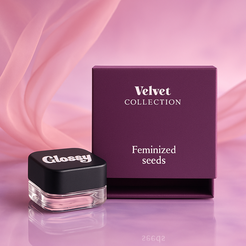 Velvet Collection Box neben Glossy Glas vor rosa Seide